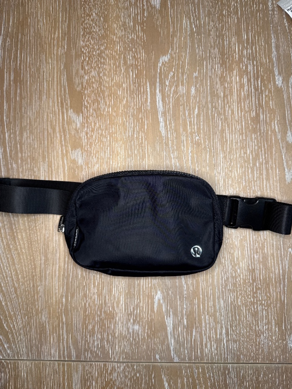 Everywhere belt bag 1L black